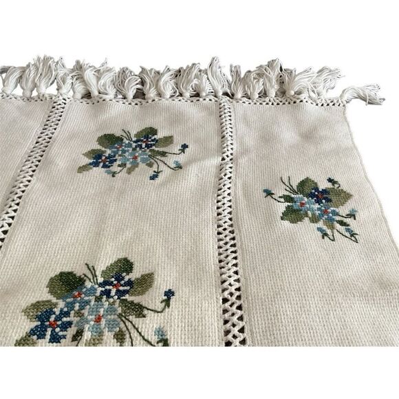 Large Knit Blanket with Tassels NWOT 44” X 52.5” - Picture 1 of 5